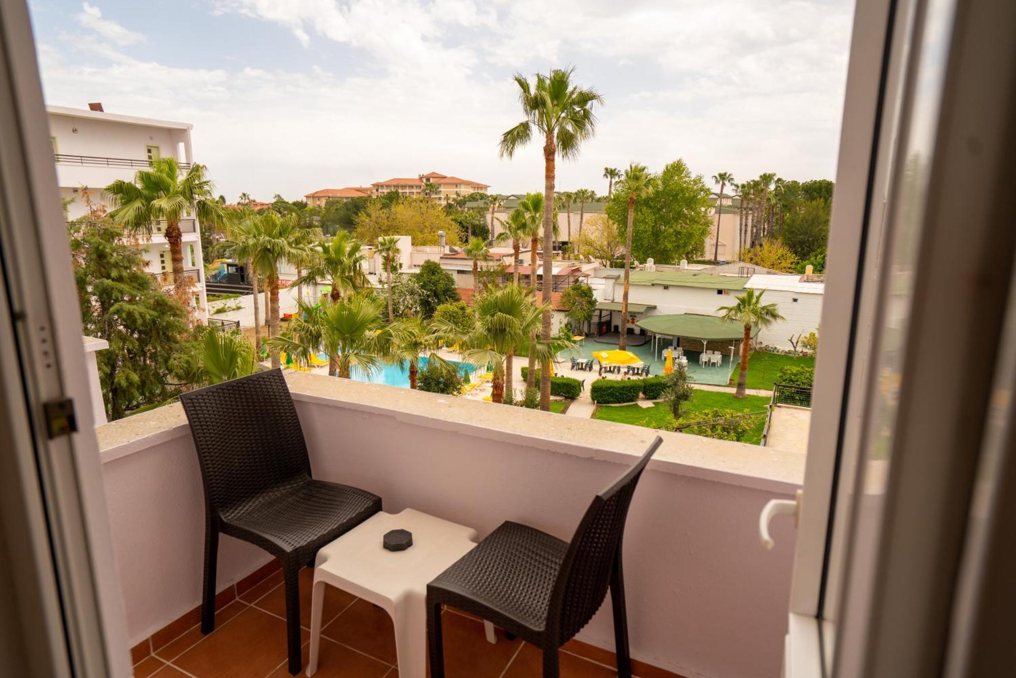 Malibu Resort เกเมร์ ภายนอก รูปภาพ